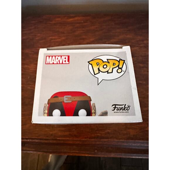 Funko 780 Marvel's Larp Deadpool - Picture 5 of 6